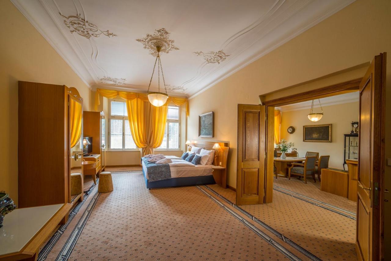 Hotel Three Lilies Inkl Aquaforum Františkovy Lázně Zewnętrze zdjęcie