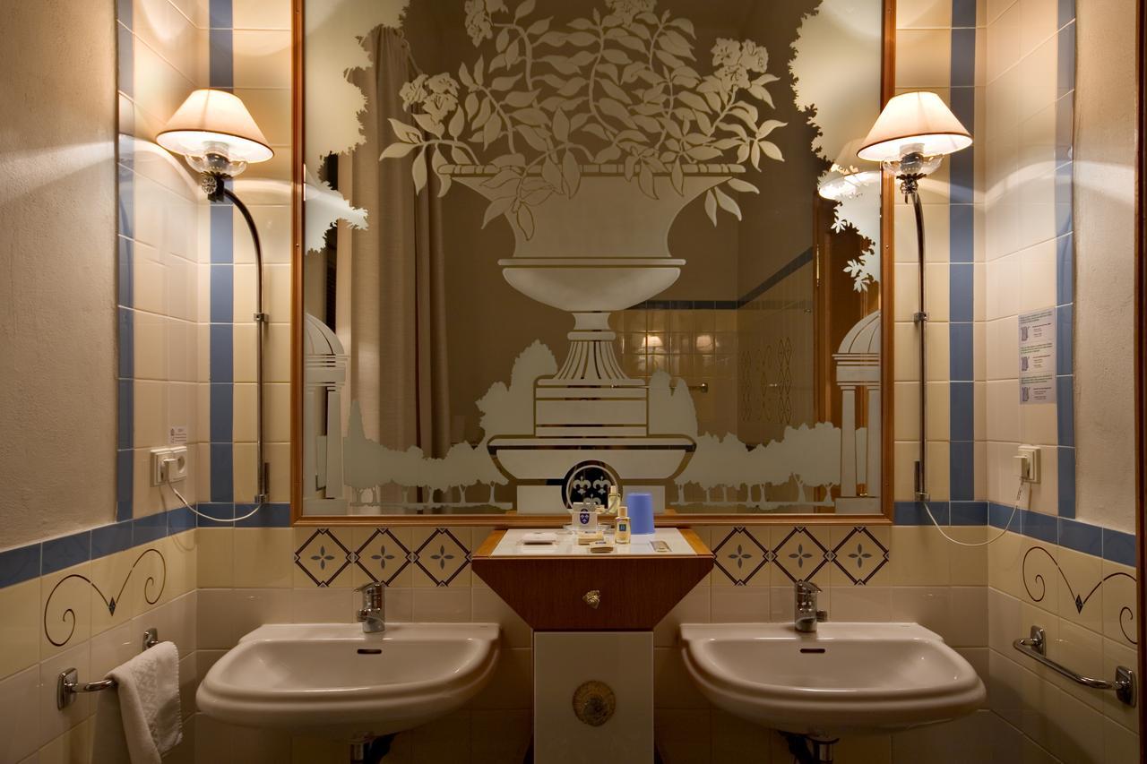 Hotel Three Lilies Inkl Aquaforum Františkovy Lázně Zewnętrze zdjęcie
