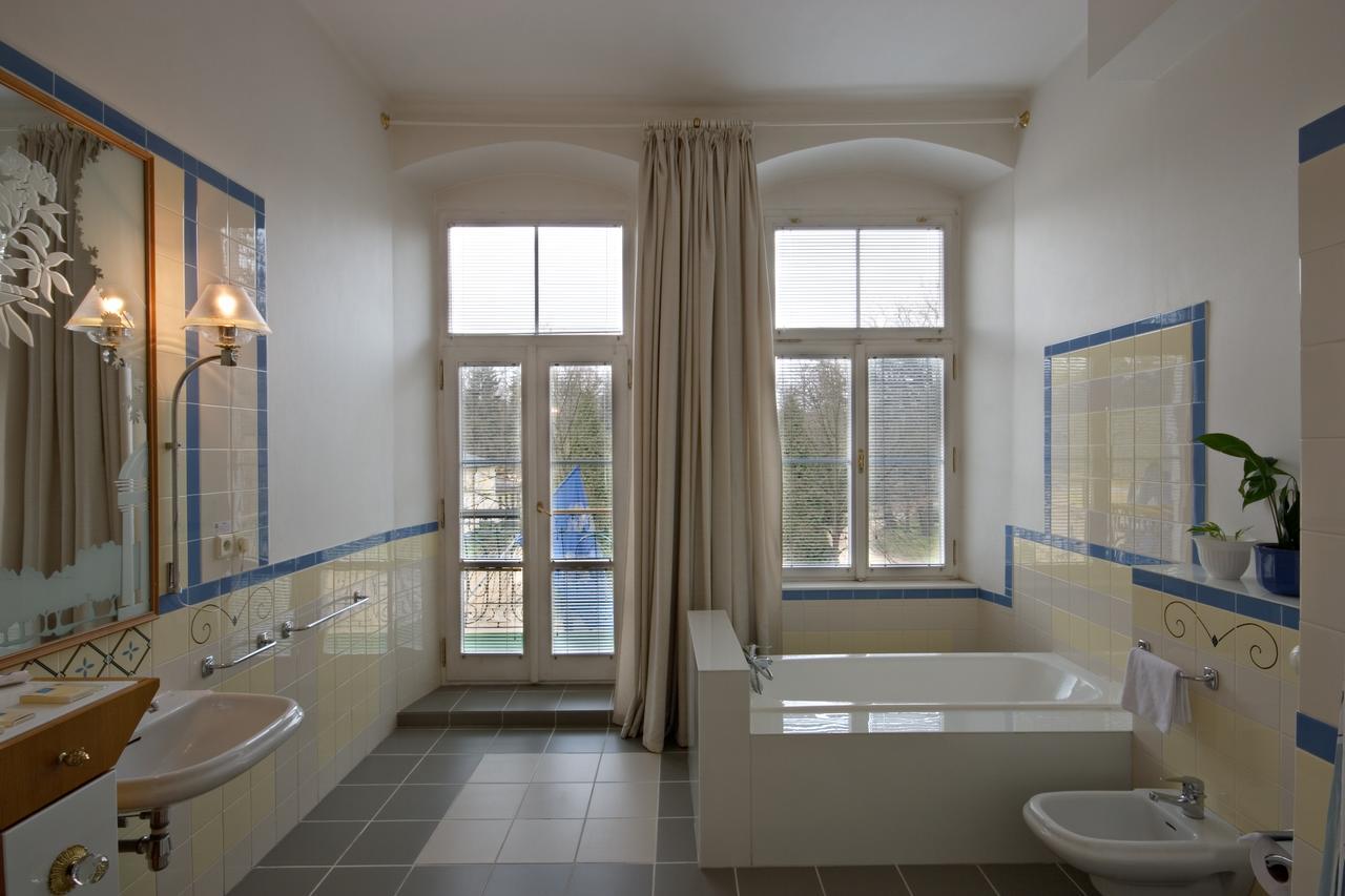 Hotel Three Lilies Inkl Aquaforum Františkovy Lázně Zewnętrze zdjęcie
