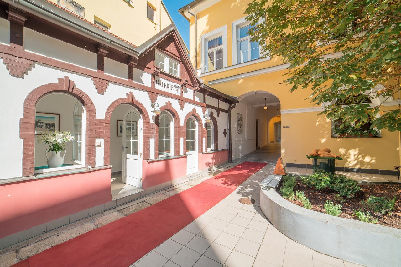 Hotel Three Lilies Inkl Aquaforum Františkovy Lázně Zewnętrze zdjęcie