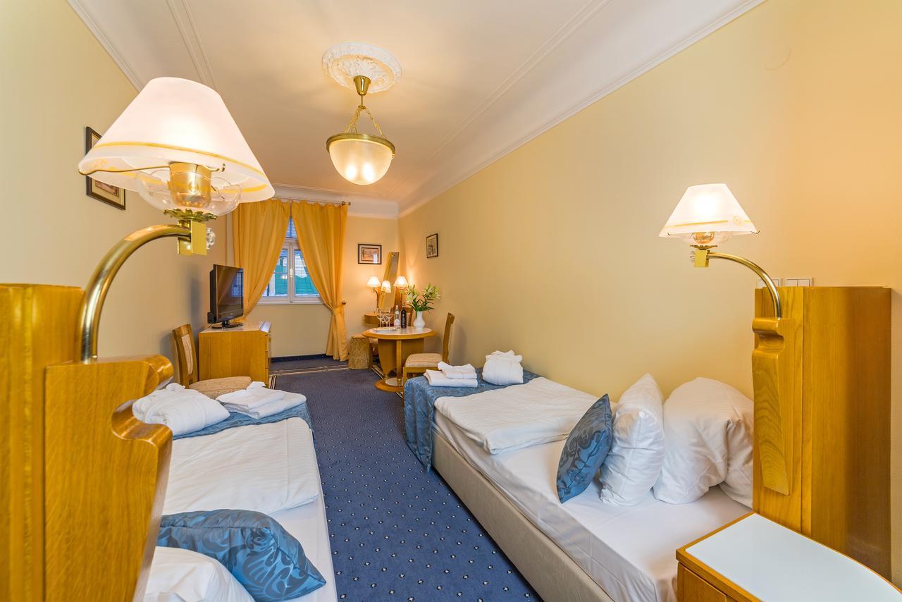 Hotel Three Lilies Inkl Aquaforum Františkovy Lázně Zewnętrze zdjęcie