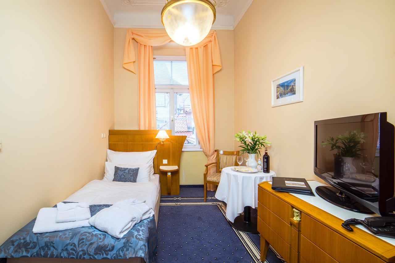Hotel Three Lilies Inkl Aquaforum Františkovy Lázně Zewnętrze zdjęcie