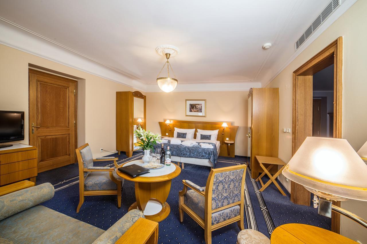 Hotel Three Lilies Inkl Aquaforum Františkovy Lázně Zewnętrze zdjęcie