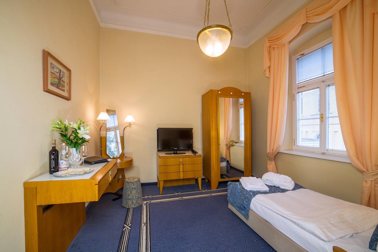 Hotel Three Lilies Inkl Aquaforum Františkovy Lázně Zewnętrze zdjęcie