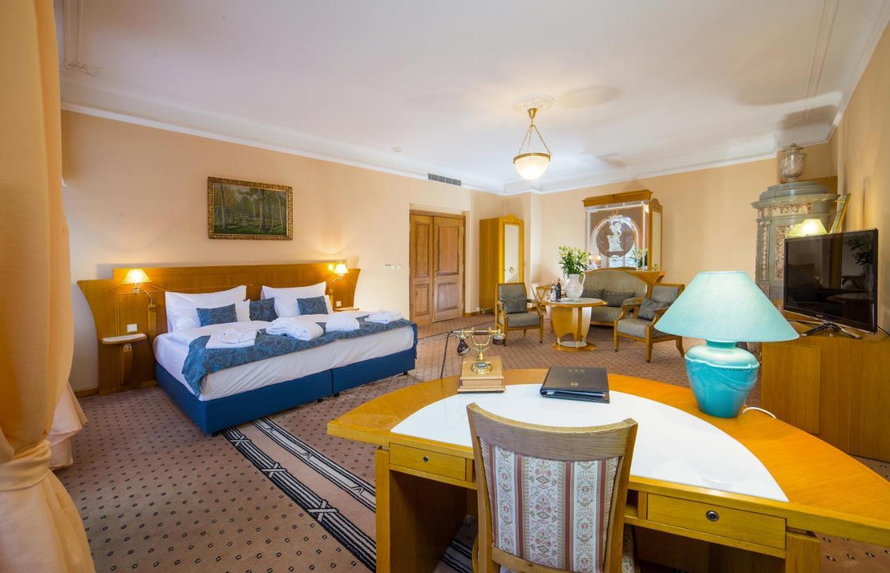 Hotel Three Lilies Inkl Aquaforum Františkovy Lázně Zewnętrze zdjęcie