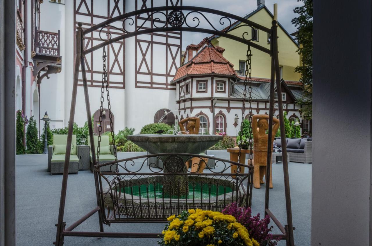 Hotel Three Lilies Inkl Aquaforum Františkovy Lázně Zewnętrze zdjęcie